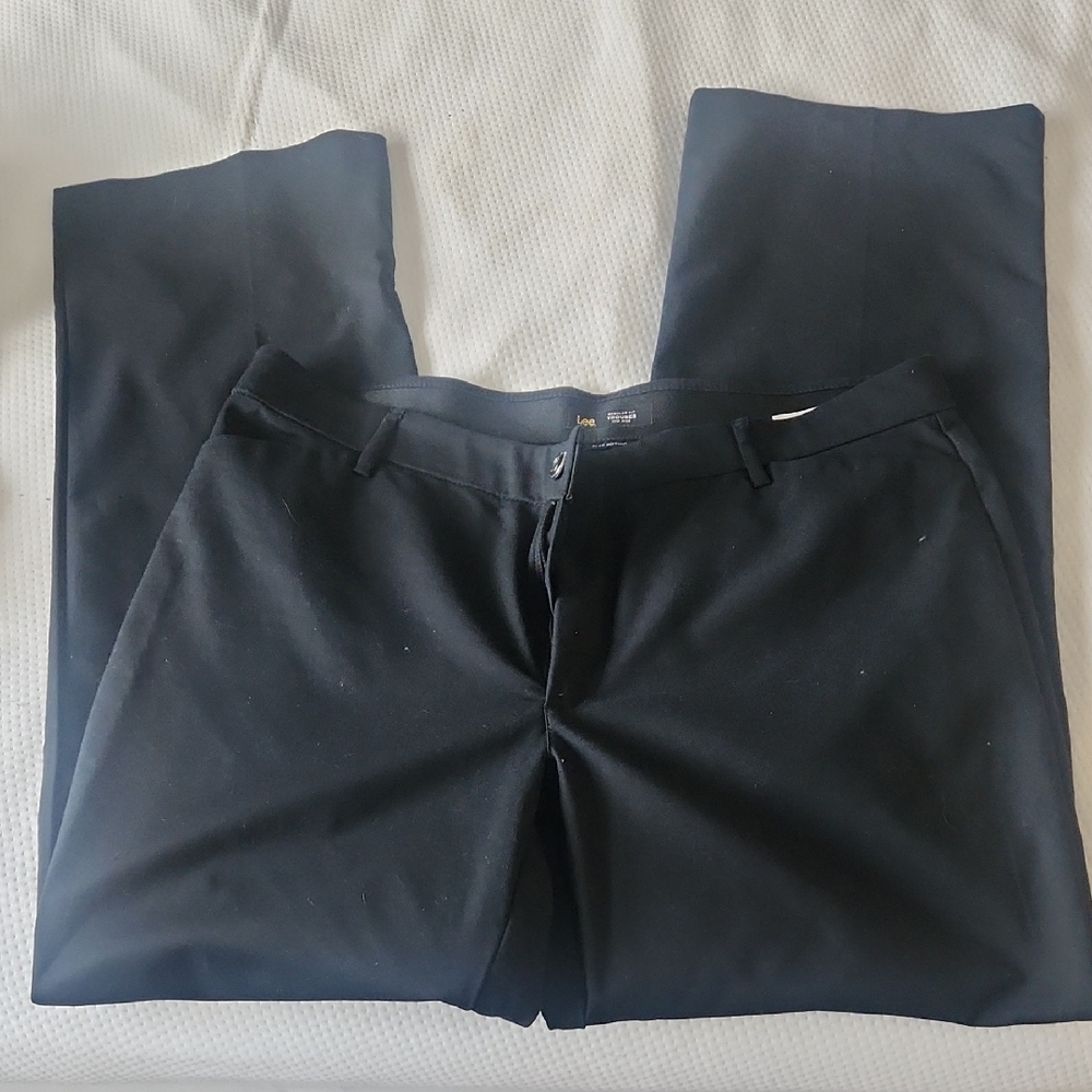 Lee Women's Black Regular Fit, Mid Rise Trouser,  Size 18 Long